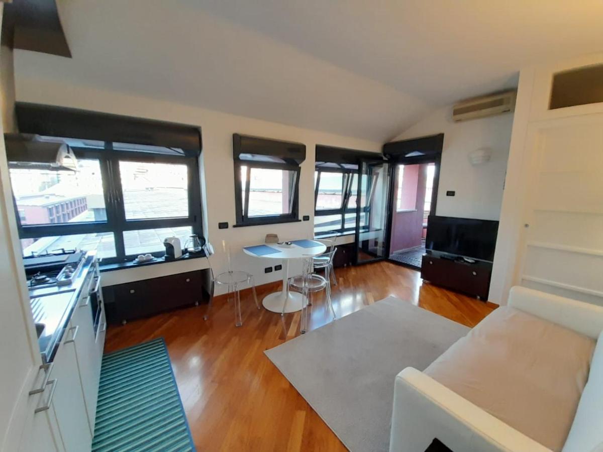 Bilocale Vista Mare Con Terrazzo-Porto Antico- Parcheggio Scontato Apartment Genoa Exterior photo