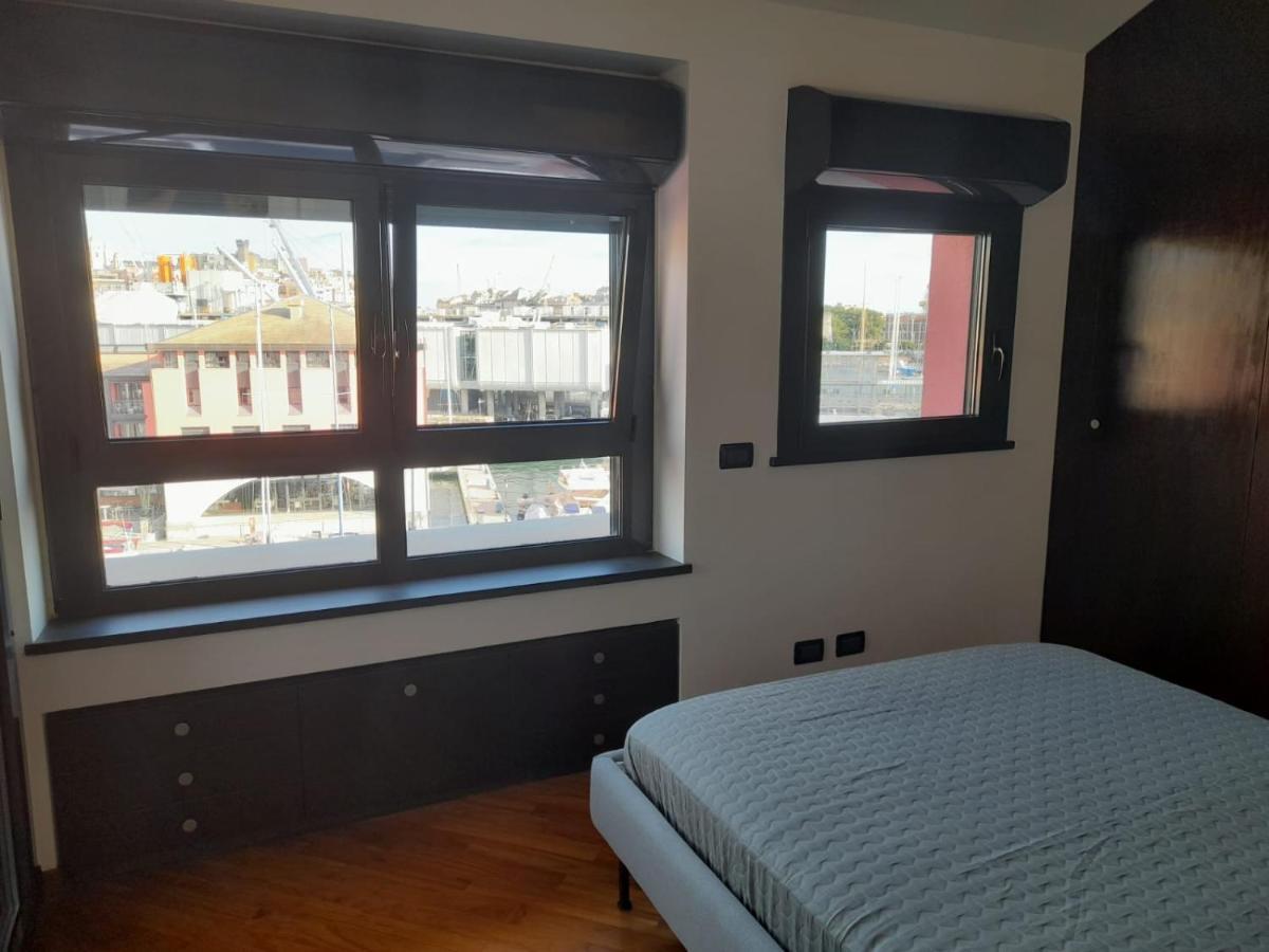 Bilocale Vista Mare Con Terrazzo-Porto Antico- Parcheggio Scontato Apartment Genoa Exterior photo