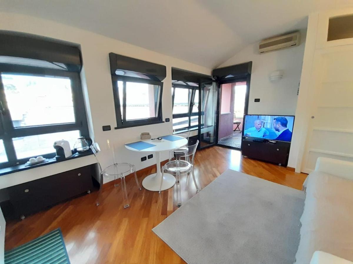 Bilocale Vista Mare Con Terrazzo-Porto Antico- Parcheggio Scontato Apartment Genoa Exterior photo