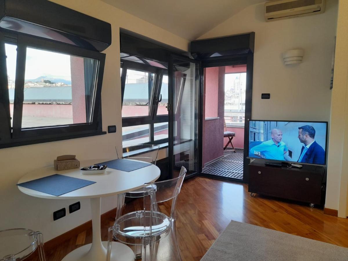 Bilocale Vista Mare Con Terrazzo-Porto Antico- Parcheggio Scontato Apartment Genoa Exterior photo